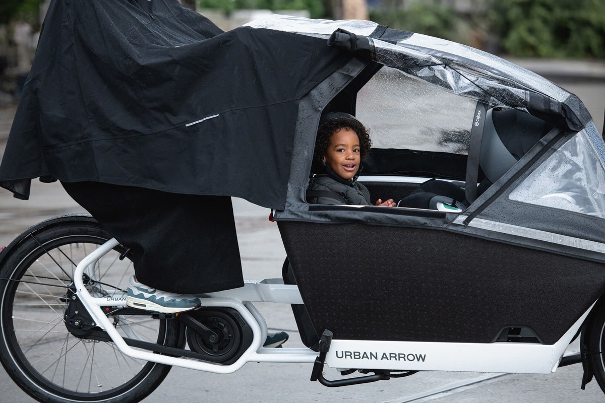 Deštník vyšel z módy: Nahraďte ho domácím vynálezem proti dešti v městě