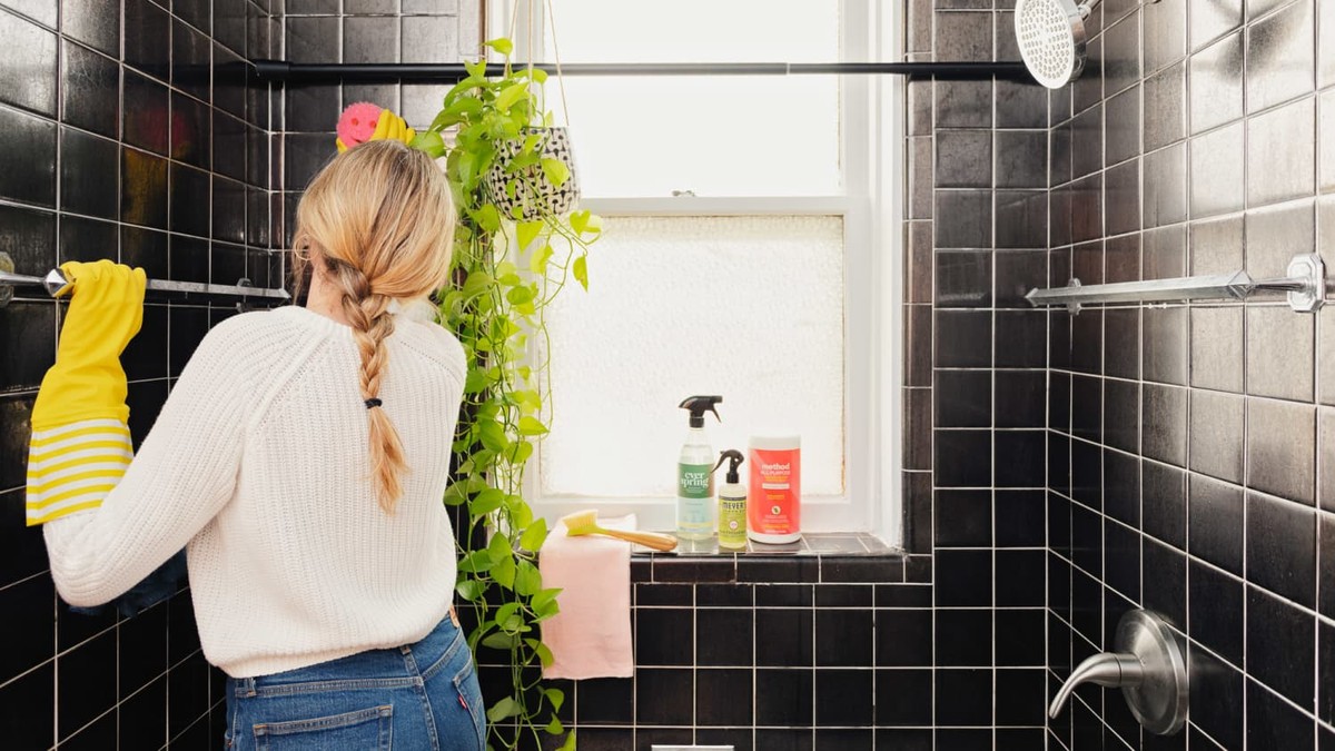 Jak se vyhnout plísni v koupelně zimu: Jednoduchý lék z kuchyně, který funguje