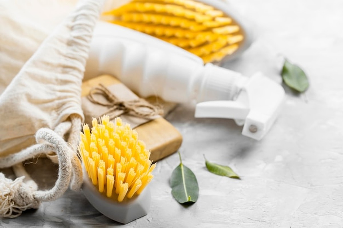 Starý hadr končí? Ne, zkuste ho takto: úsporný způsob čištění podlah v bytech