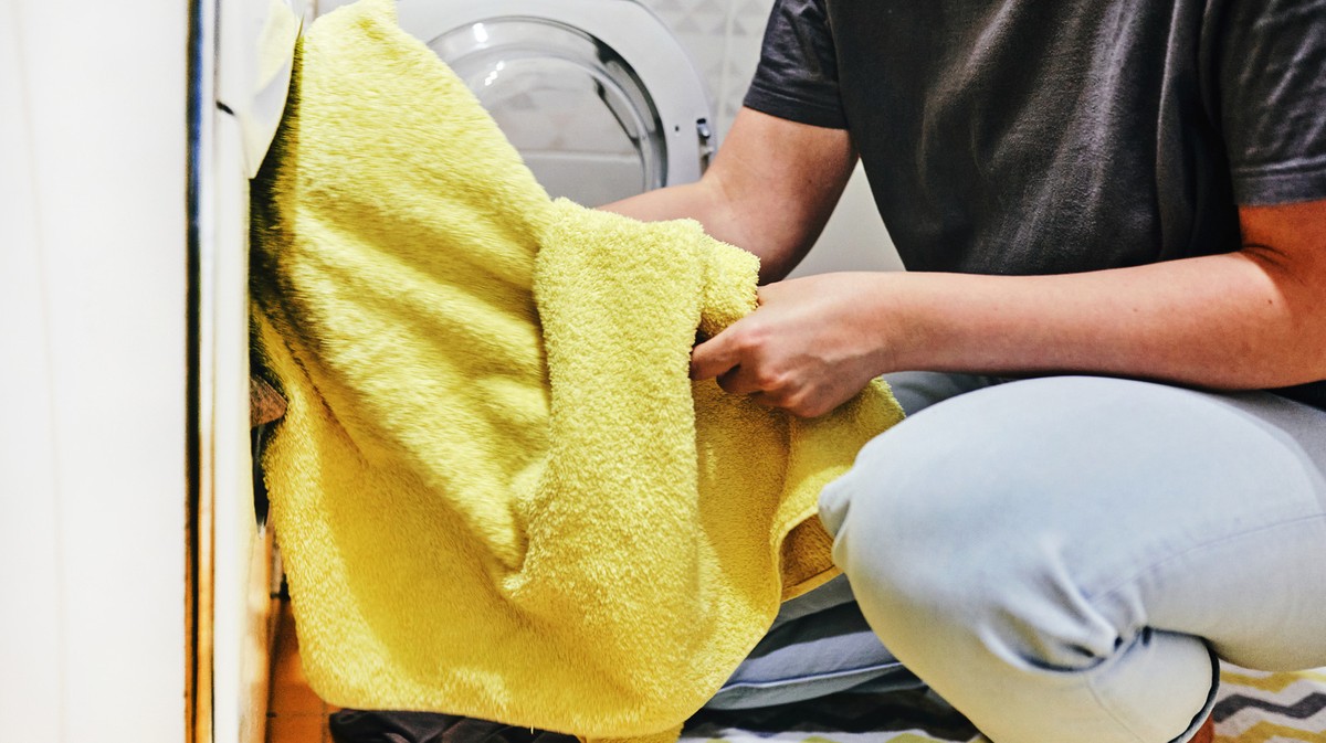 Jak v minutě vyčistit smrštěné ručníky pomocí obyčejného soli