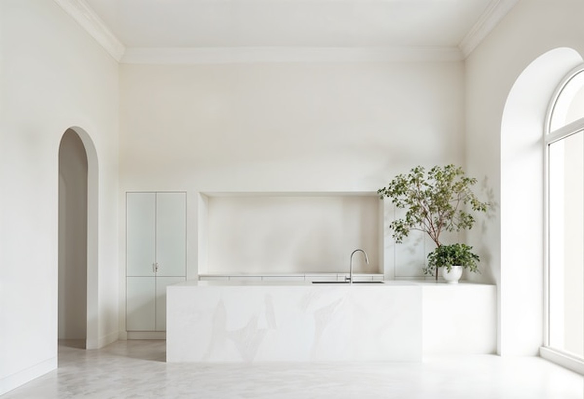 Minimalizmus v kuchyni – trendy rok 2025 bez hromady přístrojů