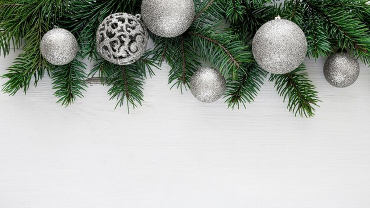 Vánoční dekorace: kdy se vyplatí koupit, kdy doma vyrábět